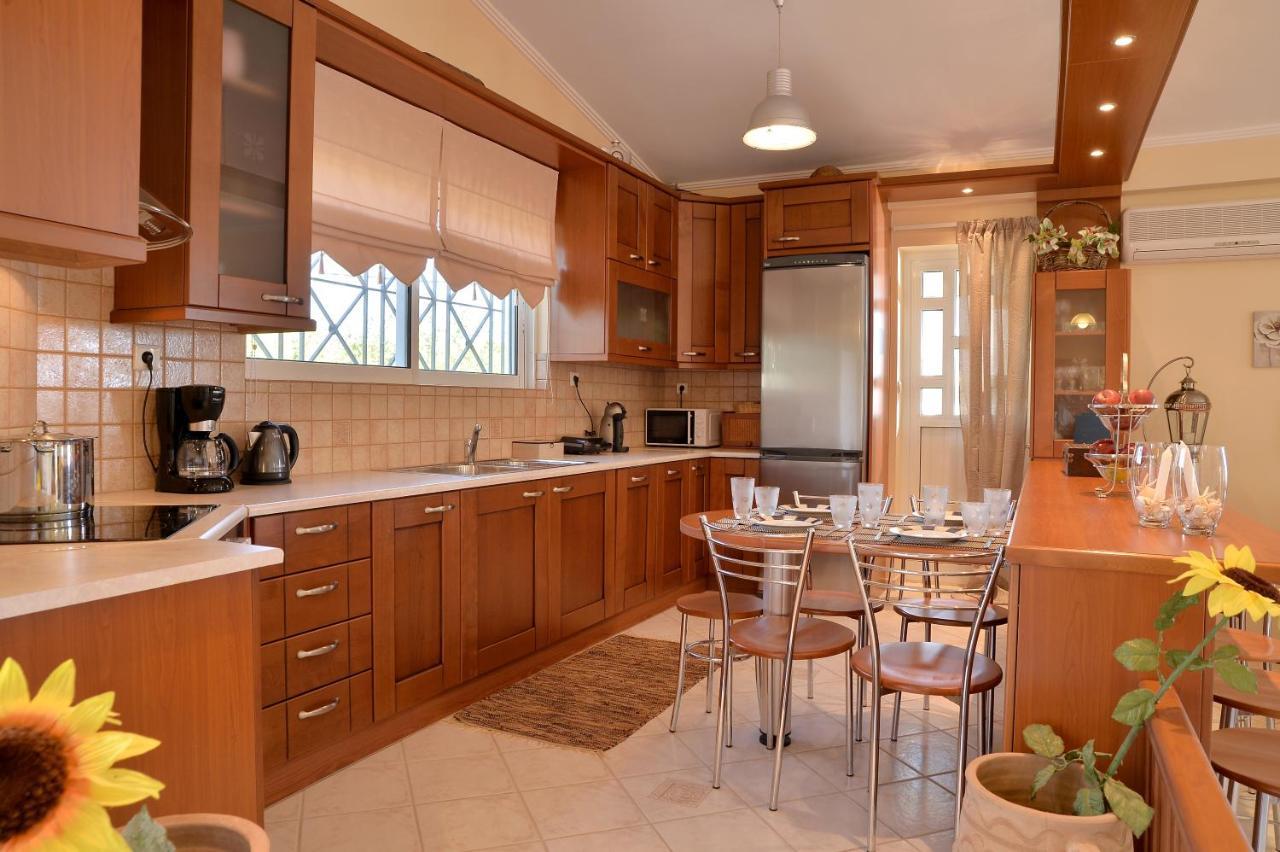 Domelia'S Luxury Apartments Near Airport & Beach Артеміда Екстер'єр фото