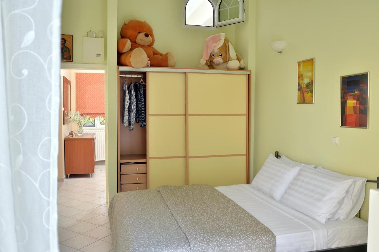 Domelia'S Luxury Apartments Near Airport & Beach Артеміда Екстер'єр фото