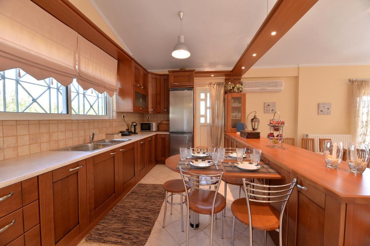 Domelia'S Luxury Apartments Near Airport & Beach Артеміда Екстер'єр фото